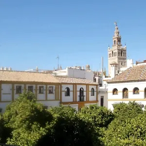 https://apartamentos-en-la-plaza-doa-elvira-7.es-andalucia.com