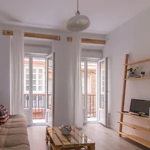 https://coqueto-apartamento-en-el-centro-de-cadiz.hotelsincadiz.net